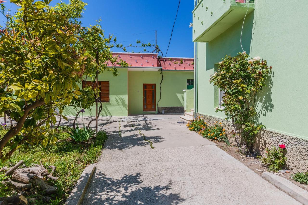 Apartments By The Sea Kastel Stari, Kastela - 14577 Exterior photo