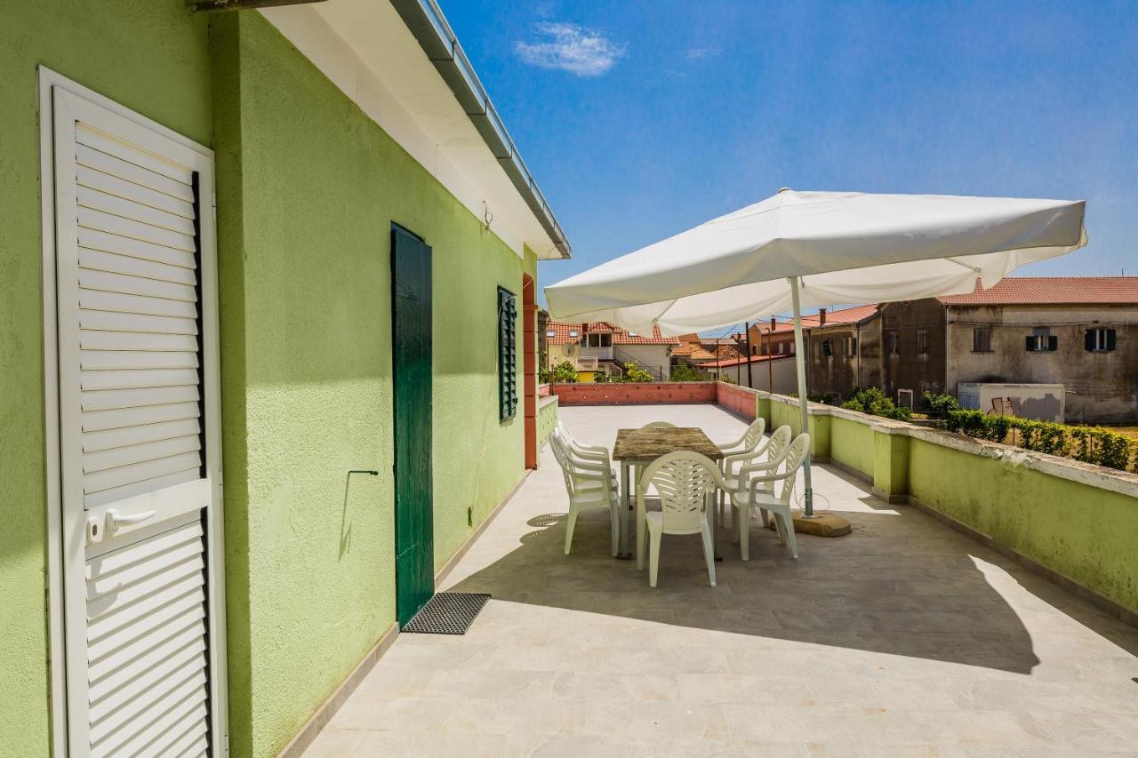 Apartments By The Sea Kastel Stari, Kastela - 14577 Exterior photo